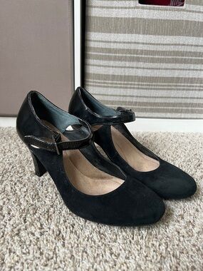 Giani Bernini Black Suede Mary Jane Mid Heels